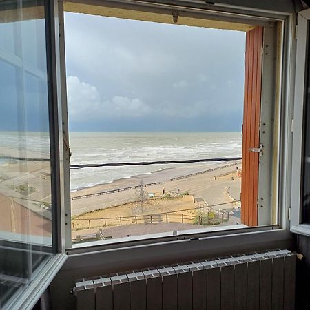 Au Gre Des Marees 2 Appartement Face A La Mer 2Eme Etage Ault Esterno foto