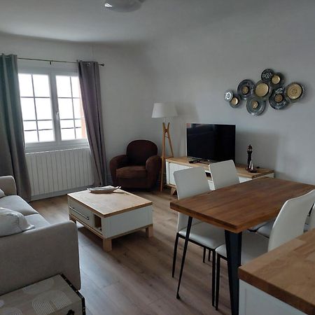 Au Gre Des Marees 2 Appartement Face A La Mer 2Eme Etage Ault Esterno foto