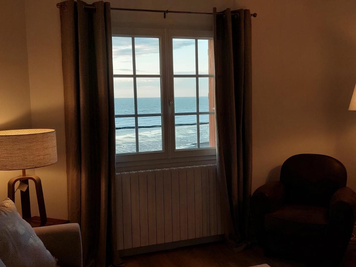 Au Gre Des Marees 2 Appartement Face A La Mer 2Eme Etage Ault Esterno foto