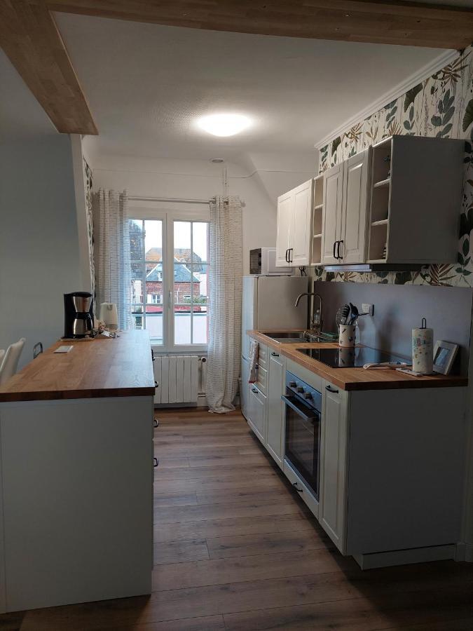 Au Gre Des Marees 2 Appartement Face A La Mer 2Eme Etage Ault Esterno foto
