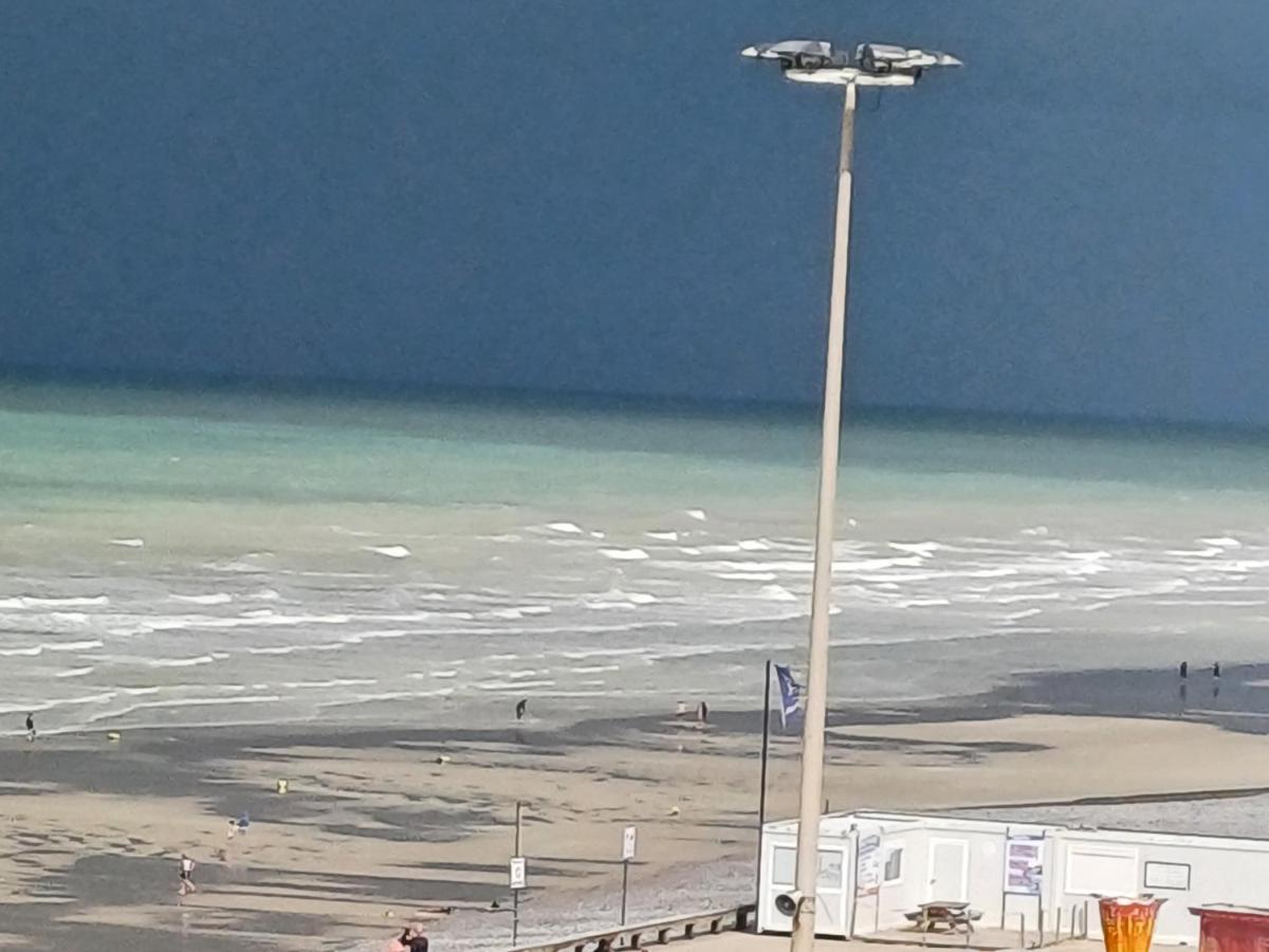 Au Gre Des Marees 2 Appartement Face A La Mer 2Eme Etage Ault Esterno foto